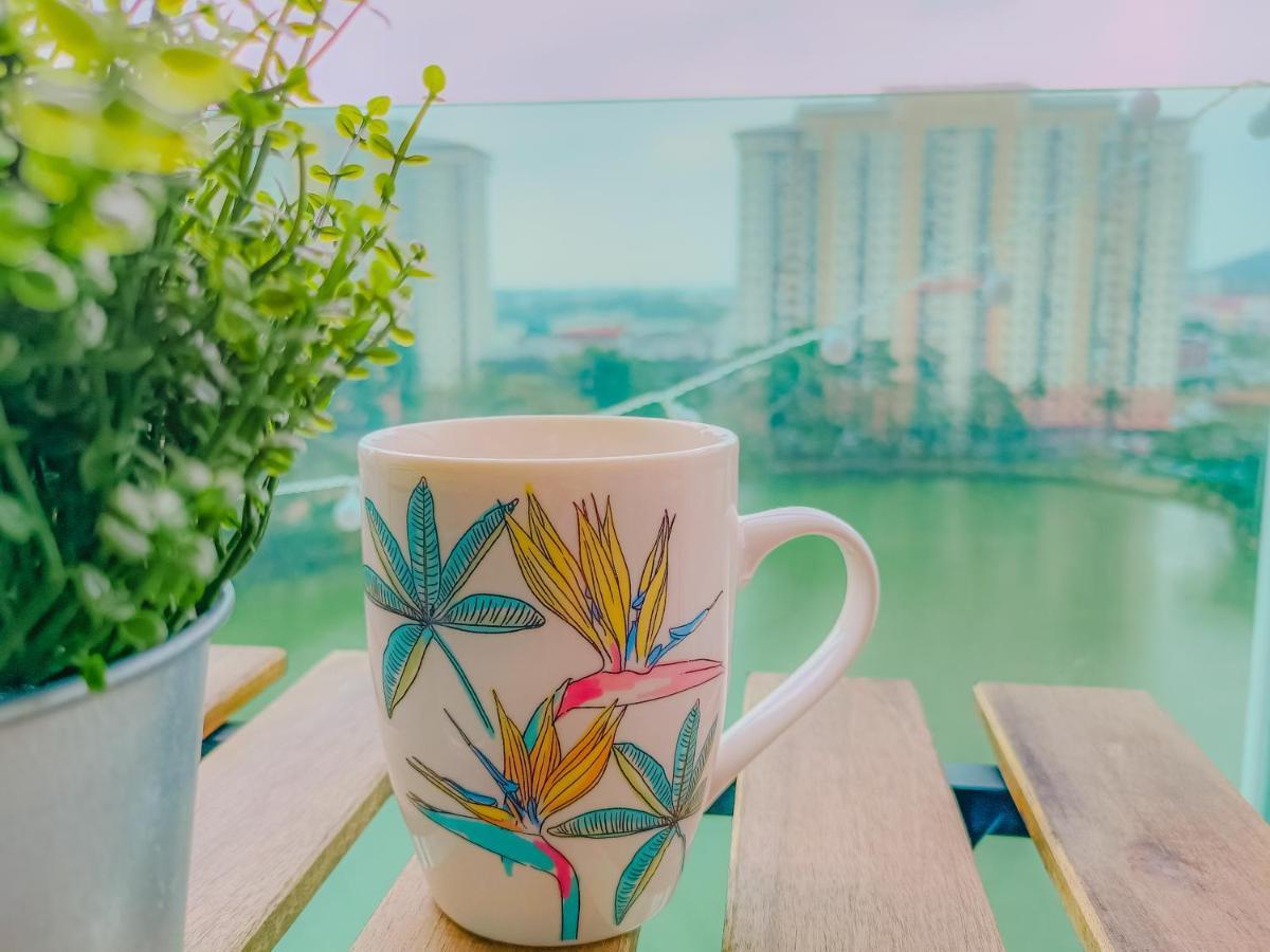 Apartemen -lake View- Mount Austin Ikea Toppen 10 Mins - B108 *