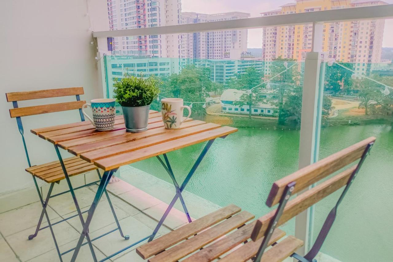 -lake View- Mount Austin Ikea Toppen 10 Mins - B108